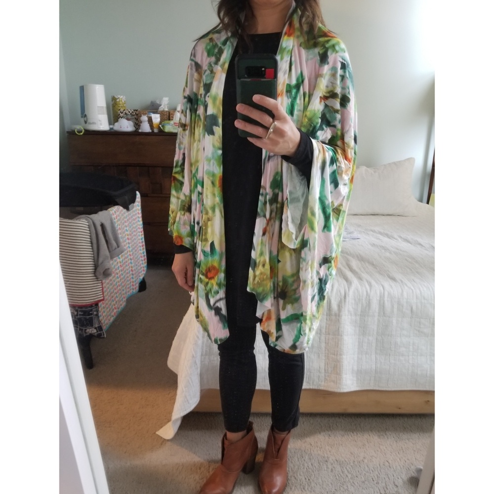Lilla Barn Floral Kimono